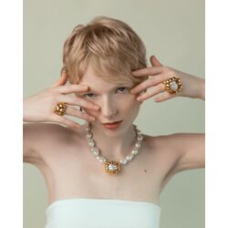 Barok parelcollier met verguld zilveren chrysant bloemornament en grote parel - Bruno da Rocha, Portugal