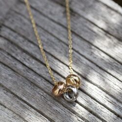 Tricolor gouden hanger Trinity ringetjes 5,5 mm