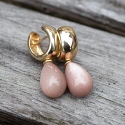 Elegante 14k gouden creolen en aanhangers met bruin maansteen van Heide Heinzendorff