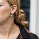 Heide Heinzendorff vergulde oorclips Lili grijze parel E10 kleur 93