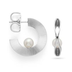 Zilveren steekcreolen met zoetwaterparels van Bastian Inverun
