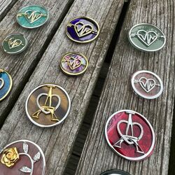 Abalone in purple resin 33mm insignia 33-1461 MY iMenso