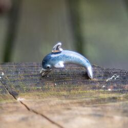 Saturno kleine zilveren dolfijn met emaille 