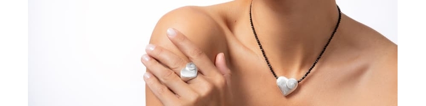 Bastian Inverun hangers