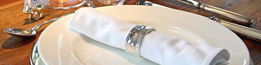 Verzilverde servetringen