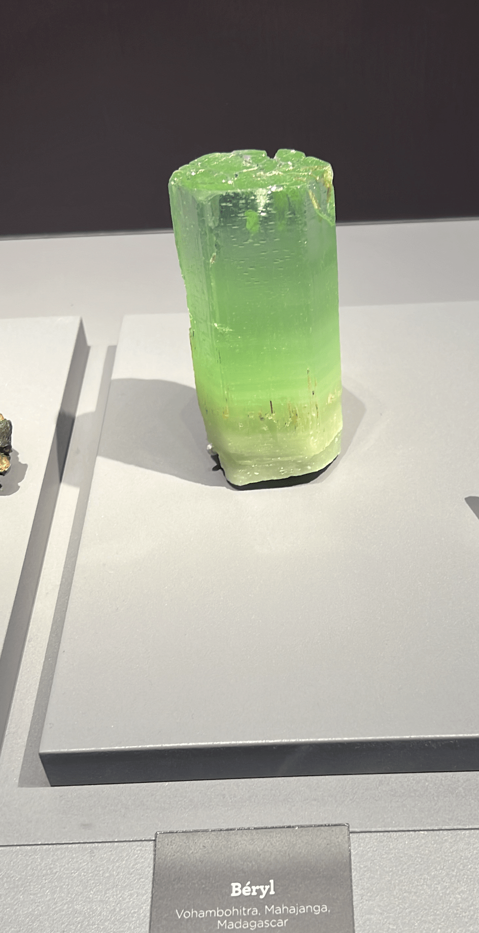 Groen beryl edelsteen prive foto musee de Mineralogie Parijs