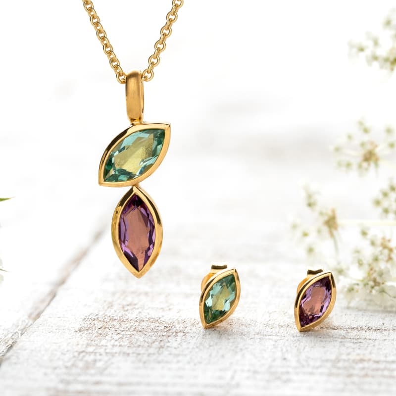 Sieraden, zilveren sieraden, gouden sieraden, antiek en nieuwe sieraden